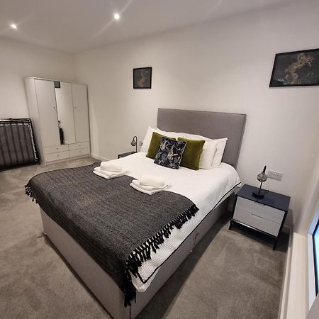 Trafford Suite Modern 1 Bed With Cinema Room Manchester Eksteriør billede