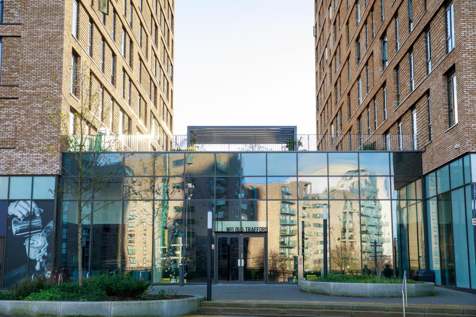 Trafford Suite Modern 1 Bed With Cinema Room Manchester Eksteriør billede